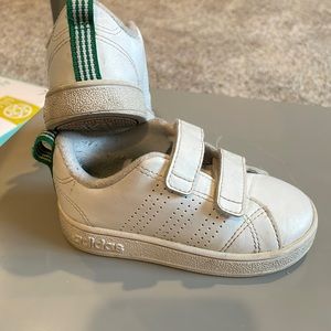 Kids size 6 Adidas shoes
